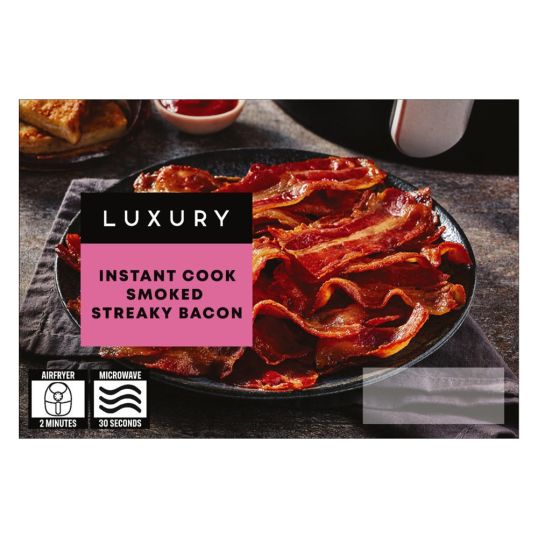 ICELAND LUXURY SMOKED STREAKY BACON 144 GMS (CONTAINS PORK)