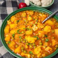 HOT&TASTY ALOO GOBI MATAR MASALA PER KG